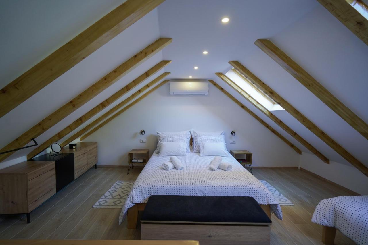 Apartment Ispod Ure Синь Экстерьер фото